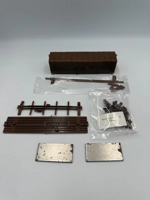 HO Walthers 932-3200 40' Plug Door Box Car. Undecorated. IOB. - Image 1 of 3
