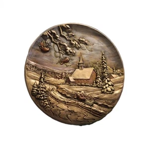 RARE VINTAGE BYRON MOLD 3D DECORATIVE 4 SEASON HANGING PLATE Winter Small Chip - Picture 1 of 4