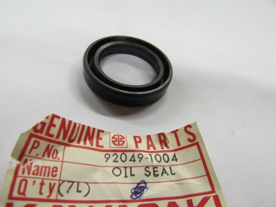 Sello de aceite Kawasaki KLX KLR250 1978-2024 S-27408-LHS NOS 92049-1004 Foto 1 de 4