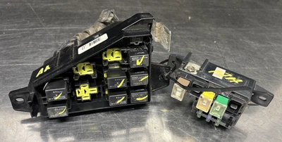 1997 GEO METRO 1.0 Engine Bay Fuse Box Relay Center Foto 1 de 4