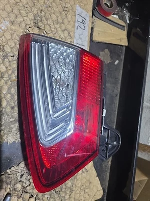 Ford Mondeo 2013 luz trasera interior lado del conductor derecho 5 puertas BS7113A602AE #10 Foto 1 de 2