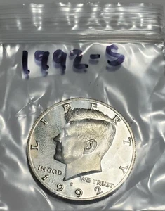 1992-S Kennedy Half Dollar -A beautiful coin. - Picture 1 of 2