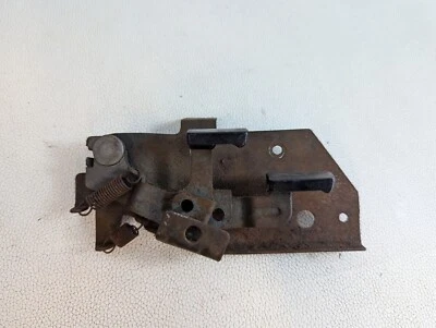 Dodge Daytona Chrysler Laser Lebaron Hatch Fuel Door Release — 第 1/4 张图片