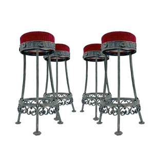 Schwere Schmiedeeisen Barhocker mit aufwendiger Fertigung - 4 Stk. verfügbar - Bild 1 von 9