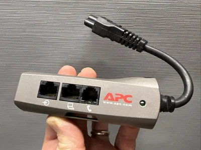 APC PNOTEPRO3 Mobiler Überspannungsschutz 2,5 Ampere 50/60Hz www.APC.com Gut zu haben - Bild 1 von 4