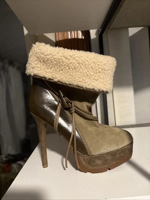 UGG Koolaburra Heeled Platform Bootie Women's 7 Shearling Cuff Natalia Stiletto - Image 1 of 4