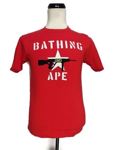 BAPE A Bathing Ape X Undefeated kurzärmeliges rotes T-Shirt Größe S - Bild 1 von 3