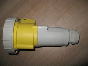 LEGRAND 32 amp trailing socket 110volt IP67 New - Picture 1 of 3