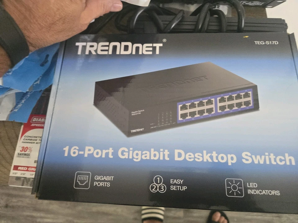 TRENDnet 16-Port Gigabit Desktop Switch, TEG-S17D, 16 x Gigabit RJ-45 Ports, - Image 1 of 1