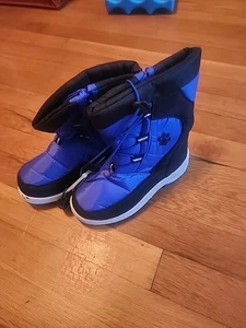 Nueva bota de nieve Rugged Bear RB52213 azul/negro para niños con estampado de patas talla 12 - Imagen 1 de 4