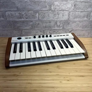 Arturia 25 The Player MIDI Controller 25 Key - Picture 1 of 5