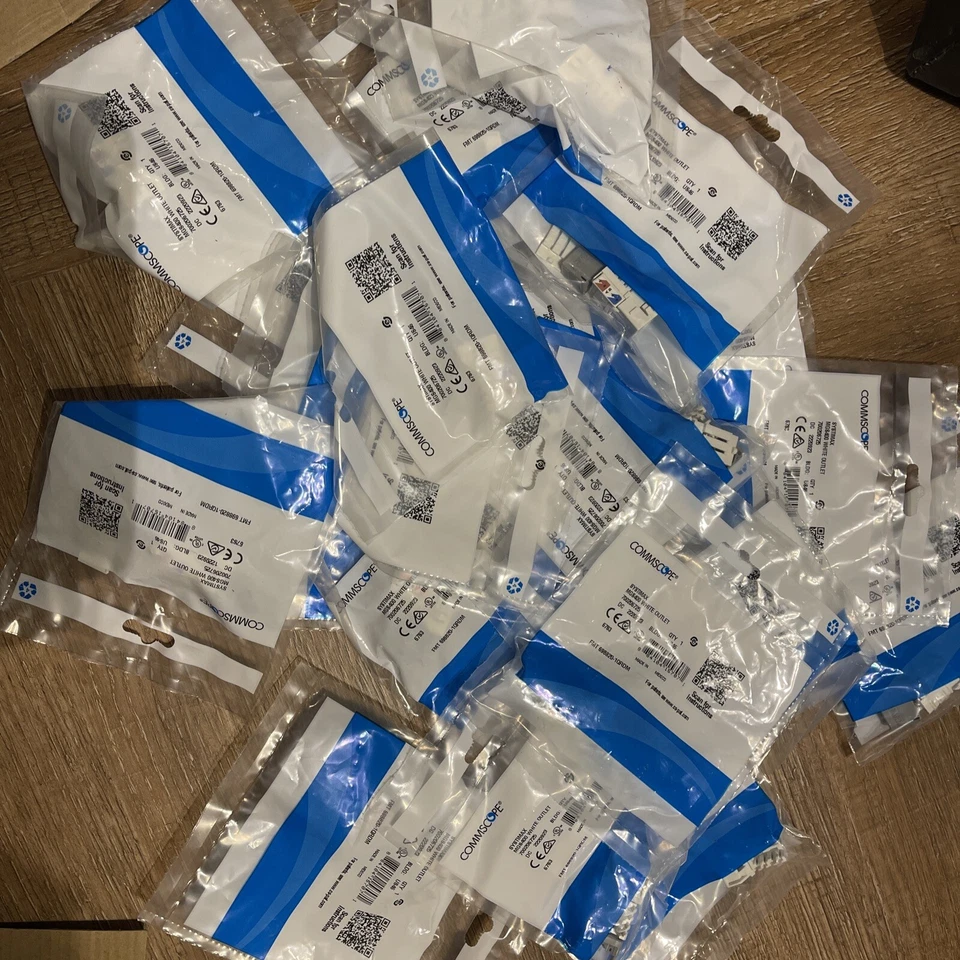 20x cat 6 commscope connectors - Image 1 of 3
