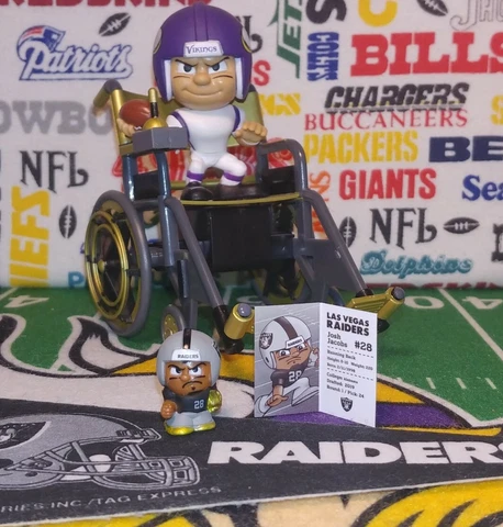 2020 NFL Teenymates Gold Box Exclusive Oakland Raiders RB Josh Jacobs figure Cover