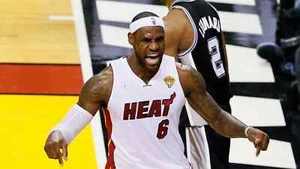 LEBRON JAMES MIAMI HEAT #6 CHAMPIONSHIP ERA NBA PLAYER - 4x6 Glossy Photo - Bild 1 von 1