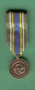 MEDALLA DE DEFENSA COREANA EE. UU. miniatura - Imagen 1 de 1