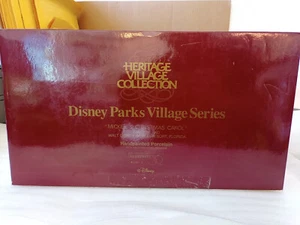 HERITAGE VILLAGE DISNEY PARKS MICKEY'S CHRISTMAS CAROL FANTASYLAND - ¡NUEVO! - Imagen 1 de 8