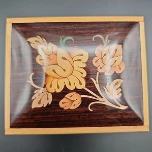 San Francisco Music Box Made In Italy Floral Inlay Brass Feet .  Works Excellent - Picture 1 of 10