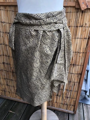 Toller Rock von NUE 19.04 Ottawa  Gr.42 neu mit Etikett Seide gold schwarz - Bild 1 von 4