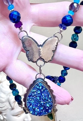 PRECIOSO ópalo azul de plata esterlina, azul profundo druzy, etc. Collar Mariposa Foto 1 de 4