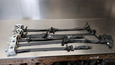 Retratores de cinto de segurança dianteiro e traseiro Dodge Challenger 2008-2010 fabricante de equipamento original preto - Imagem 1 de 4