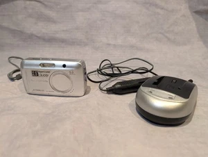 Cámara digital Olympus Mju 500 5,0 MP plateada probada + cargador de batería - Imagen 1 de 8