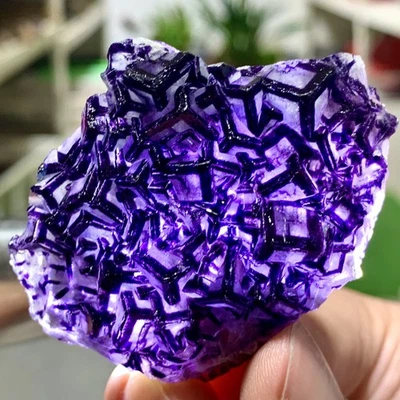 Muestra mineral de cristal cubo con bordes púrpura fluorita natural 51G Mongolia Interior Foto 1 de 4