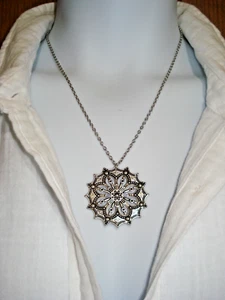 20" Silver Plate Chain Necklace with a Filigree Snowflake SP 1 1/2" Medallion - Picture 1 of 6