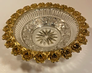 Vintage Glass Jewelry Dish - Small Round Bowl with Gold Tone Flower Trim - Bild 1 von 9