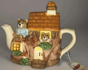 Tea Nee Teapot Two Little Bears Shoe House Teapot By Cardinal - Picture 1 of 12
