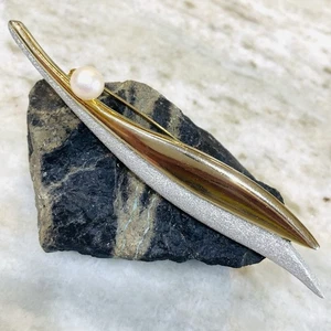 Vintage Akoya Perle 8 mm Blatt Brosche Anstecknadel Silber Gold Japan Lustrus zweifarbig lang 4 Zoll - Bild 1 von 9