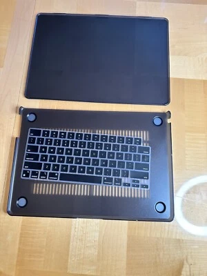 Funda rígida ventilada con cubierta de teclado de silicona para MacBook Air/Pro Foto 1 de 4