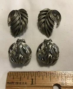 Vintage Two Pairs Lisner Clip On Earrings Silver Tone Leaves Signed Lot of 2 - Picture 1 of 6