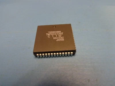 (1) TMP68HC11A0T TOSHIBA = MC68HC11A0FN MICROCONTROLLER 68HC11 8 BIT 52 PIN PLCC - Image 1 of 3