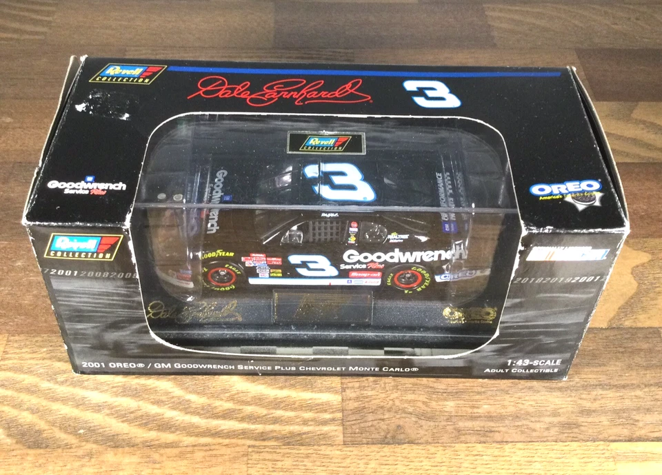 Revell Collection Dale Earnhardt #3 Oreo GM Goodwrench 2001 Monte Carlo 1 43