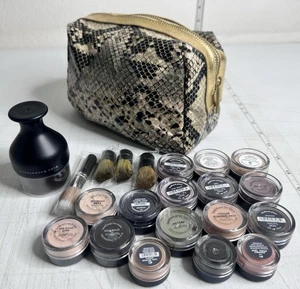 BareMinerals Makeup Lot 22 pc Eyeshadows Glimmers Brushes Bag New Sealed - Picture 1 of 21