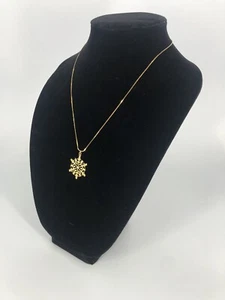 19” Gold Tone Snowflake Necklace 19” See Pics A2 - Picture 1 of 3