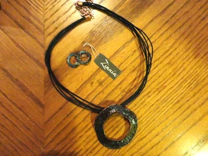 NWT! Zinnia Woman's Necklace With Matching Ear Rings Lobster Claw Clasp Earrings - Picture 1 of 3