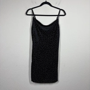 Mini Vestido Vaina Colección Le Lis Pequeño Terciopelo Cuello Capucha Negro Estampado Animal - Imagen 1 de 7