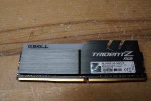 (Z) G. SKILL Trident Z RGB 8GB DDR4 3200 MHz PC4-17000 (F4-3200C16D-16GTZR) - Picture 1 of 5