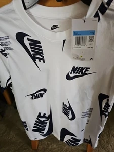 Camiseta Nike Swoosh Spellout Juvenil Mediana - Imagen 1 de 4