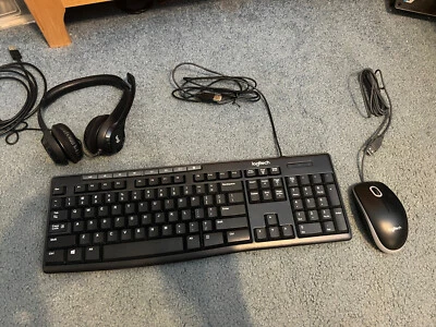 Logitech K200 USB Keyboar, mouse and headset - Image 1 of 4