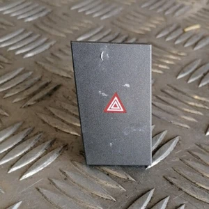 Bouton warning - OPEL VECTRA III (3) C - Réf : 24441250 - Picture 1 of 4