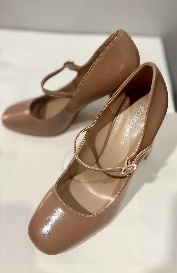 Bombas femininas BCBGeneration nude patente Mary Jane salto bloco tamanho 8.5 - Imagem 1 de 4