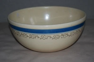 Vintage Homer Laughlin Mixing Bowl Beige with Blue and Gold Trim Good Condition - Picture 1 of 6