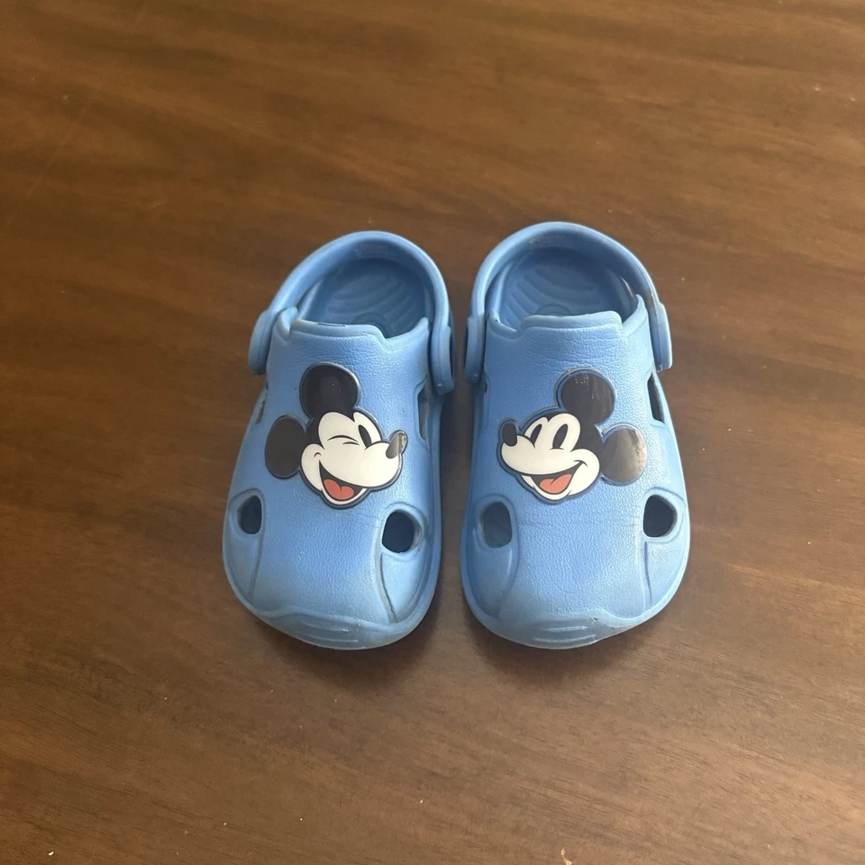 Sandalias Mickey Baby para niños pequeños talla 5/6 azul cocodrilo como usadas en excelente estado SB#5 Foto 1 de 4