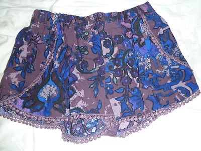 Pantalones Cortos Juniors Mossimo Púrpura/Azul Talla S/P Usados en Excelente Condición Foto 1 de 4