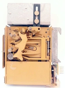 ROWE R-92/R-93 parte: testata e funzionante - MECCANISMO A MONETA - azione liscia - Foto 1 di 2
