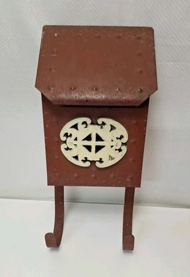 Buzón de correo residencial abatible de montaje en pared de metal de colección con soporte para periódico Foto 1 de 4