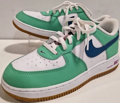 Nike Unisex Kids Air Force 1 Low Play White/Green Size 3Y Sneaker - Image 1 of 4