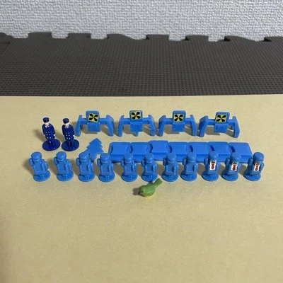 Thomas Cápsula Plarail Accesorio Lote Estación Personal Figuras Pájaros Personas Conjunto Foto 1 de 4